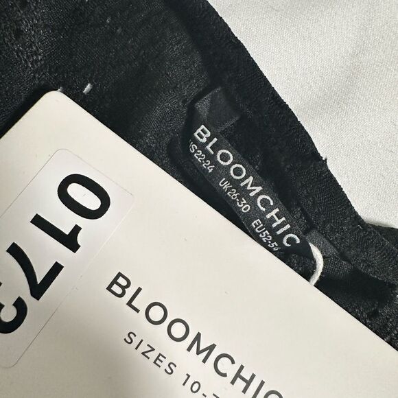 NWT BloomChic Plus Size Black Short Sleeve Babydoll Blouse Top - Size 3XL - Picture 3 of 3